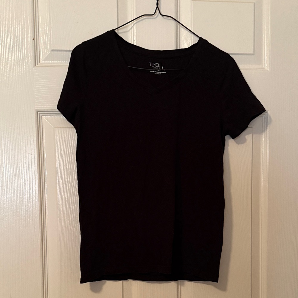 Time and Tru Black Short Sleeve Tee
